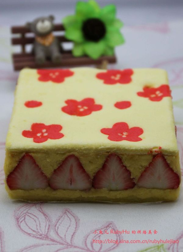 映入眼帘的清新春色草莓系列蛋糕 --- 草莓印花蛋糕的做法