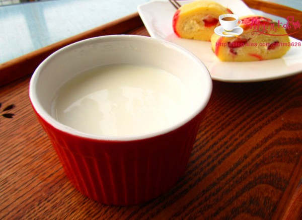 【韩嫲妮智能酸菜机试用】自制酸奶的做法
