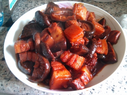 腐乳香菇红烧肉的做法