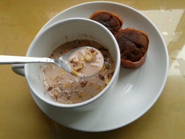 ♥巧克力牛奶玉米片早餐的做法