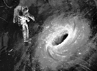 宇航员掉进黑洞会怎样？物理学两大支柱对立面